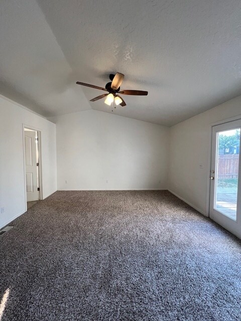 Building Photo - 3 Bed 2 Bath in Nampa!
