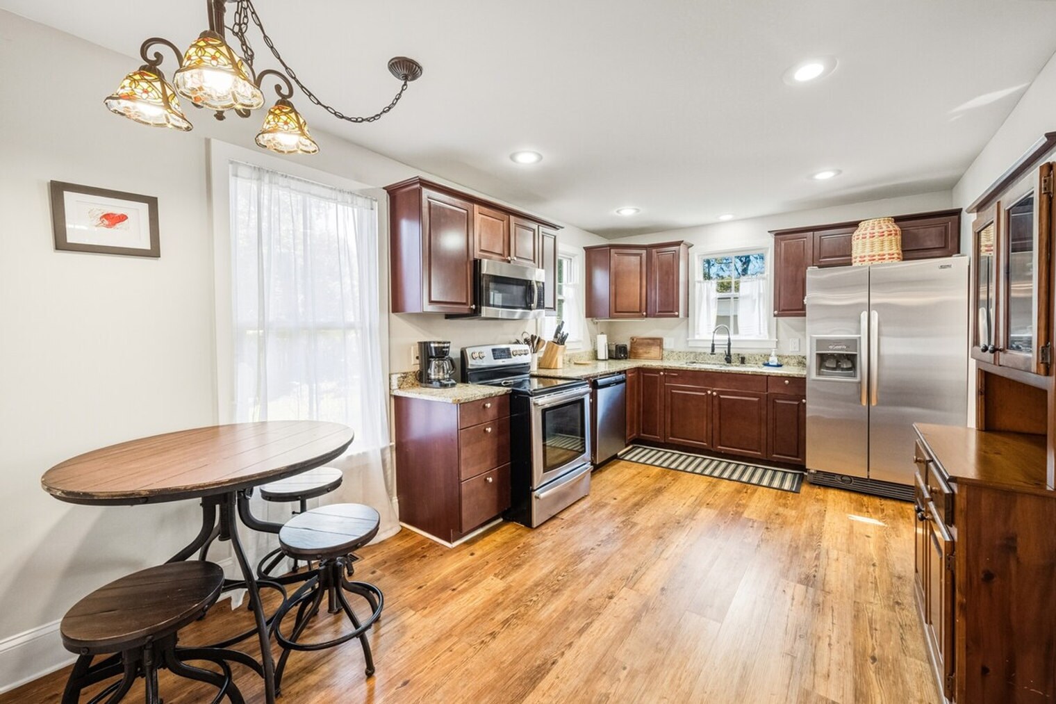 Building Photo - 220 Cleland St