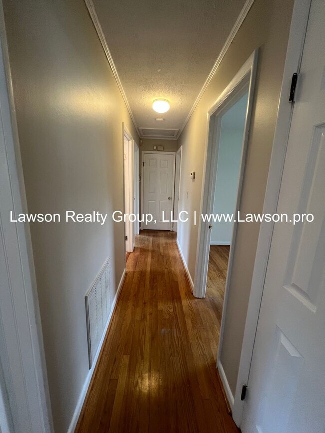Building Photo - Nice, Three Bedroom Brick Ranch in City of...