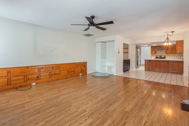 Building Photo - 512 Bluerock Dr