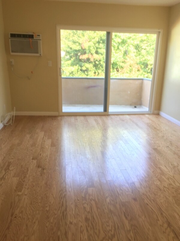 Building Photo - 10961 Palms Blvd