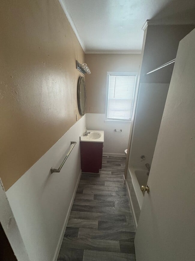 Building Photo - 2401 Lowell Ave