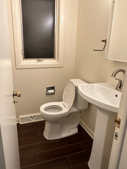 Building Photo - 9574 Idlewood Dr