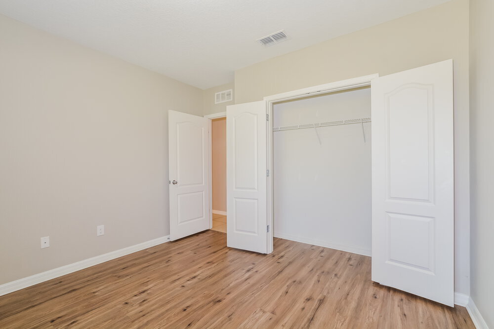 Building Photo - 3286 Landing Vw