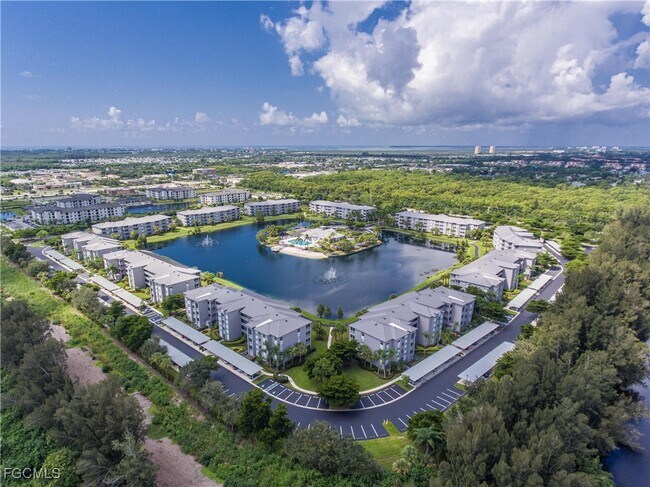 Building Photo - 16635 Lake Cir Dr