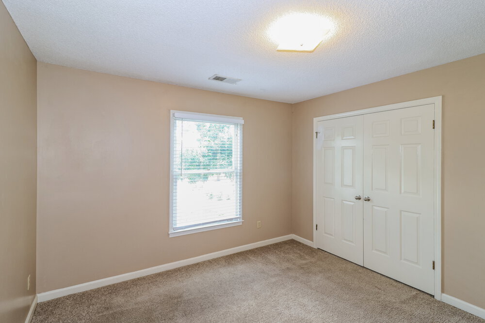 Building Photo - 2279 Hickory Path Dr