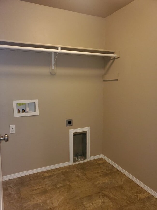 Building Photo - Charming and conveniently located in Nampa 3 bedroom, 2 bath home