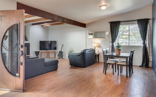 Building Photo - 352 Bonito Ave