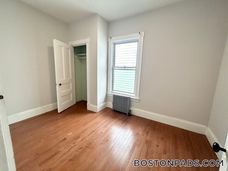 Building Photo - 22 Humphreys St