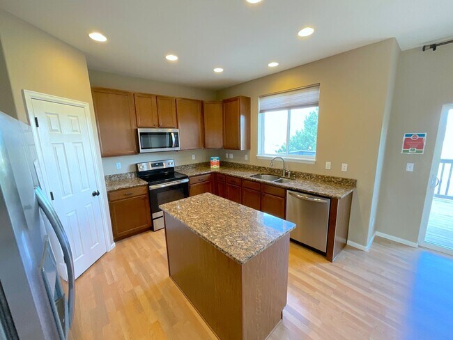 Building Photo - 6652 Maple Stone Ln