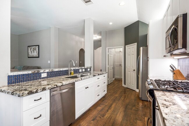 Building Photo - 28139 Canyon Wren Dr