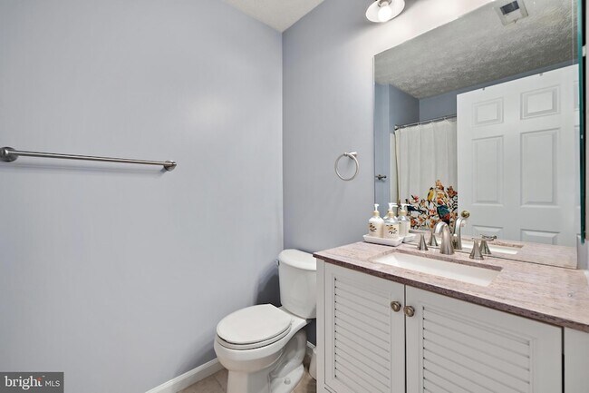 Building Photo - 700 Orchard Overlook Orch