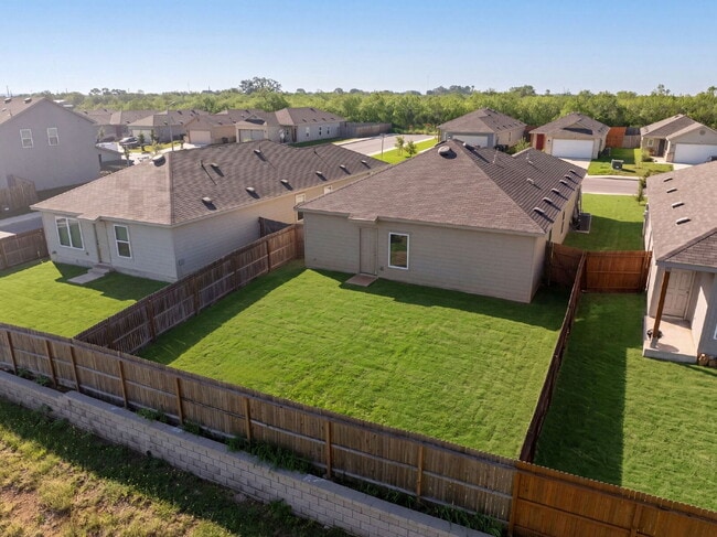 Building Photo - 7663 Stud Dr