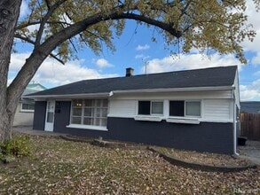 Building Photo - 25616 Miracle Dr