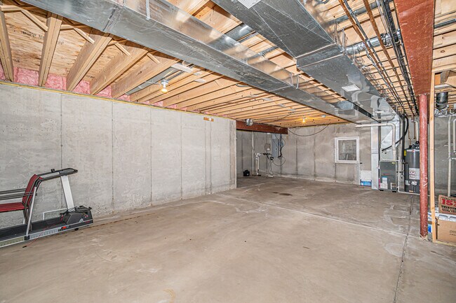 Building Photo - 361 S Elm St