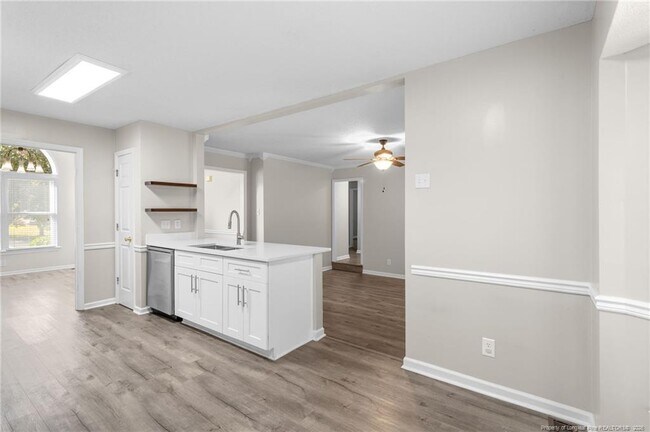 Building Photo - 2713 Leabrook Dr