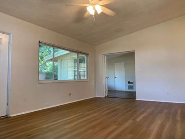 Building Photo - Light and Bright Two Bedroom Duplex in Gulfport