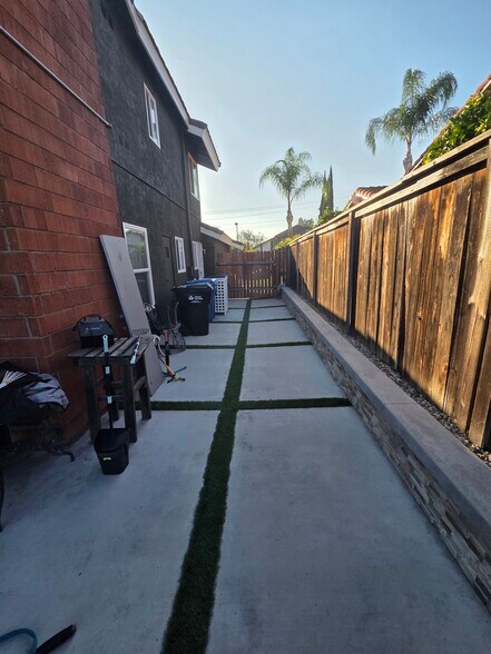 Building Photo - 22 Ridge Crest Cir