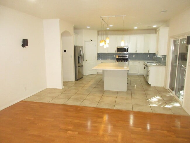 Building Photo - 7320 Desert Eagle Rd NE