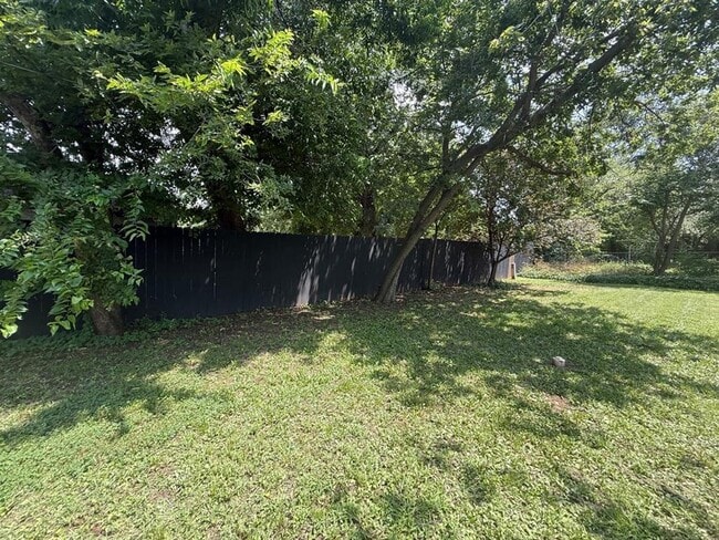 Building Photo - 1702 NW 38th St
