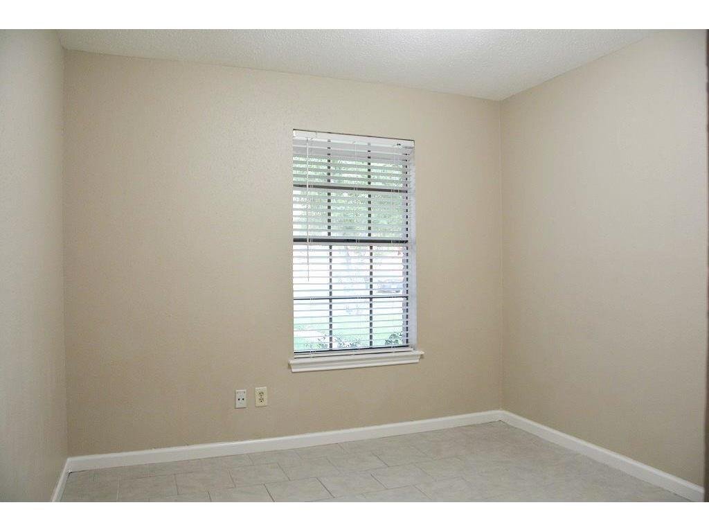 Building Photo - 8007 Vista Del Sol Dr