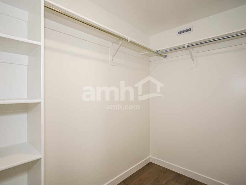 Building Photo - 1277 South