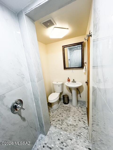Building Photo - 708 W Mesa Verde Dr
