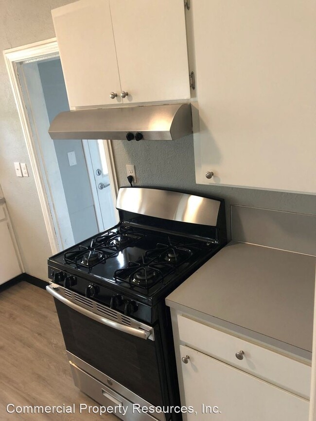 Building Photo - 400 Glen Creek Rd NW