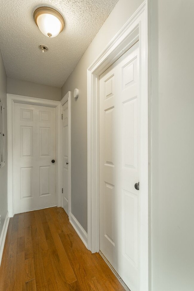 Building Photo - 3 bedroom, 2 bathroom home in the Southside!