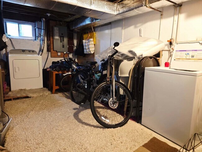 Building Photo - 70 Beaconwood Rd