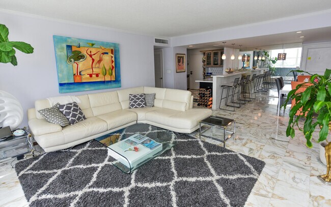 Building Photo - 2600 N Flagler Dr