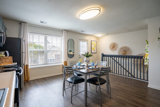 Building Photo - 1051 Southern Dr