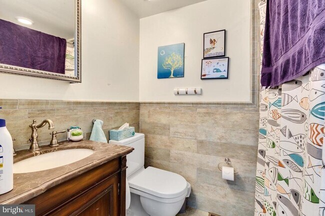 Building Photo - 1704 Wallace St