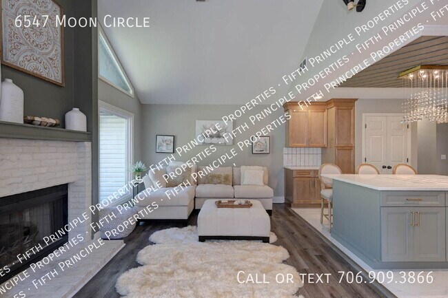 Building Photo - 6547 Moon Cir