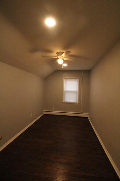 Building Photo - 7802 W Forest Home Ave