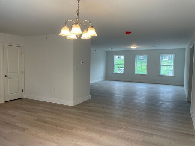 Building Photo - 40 Longfellow Dr