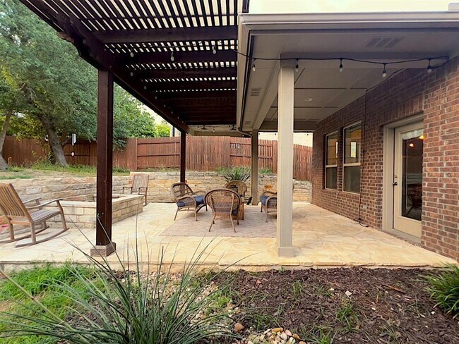 Building Photo - 300 Grafton Ln