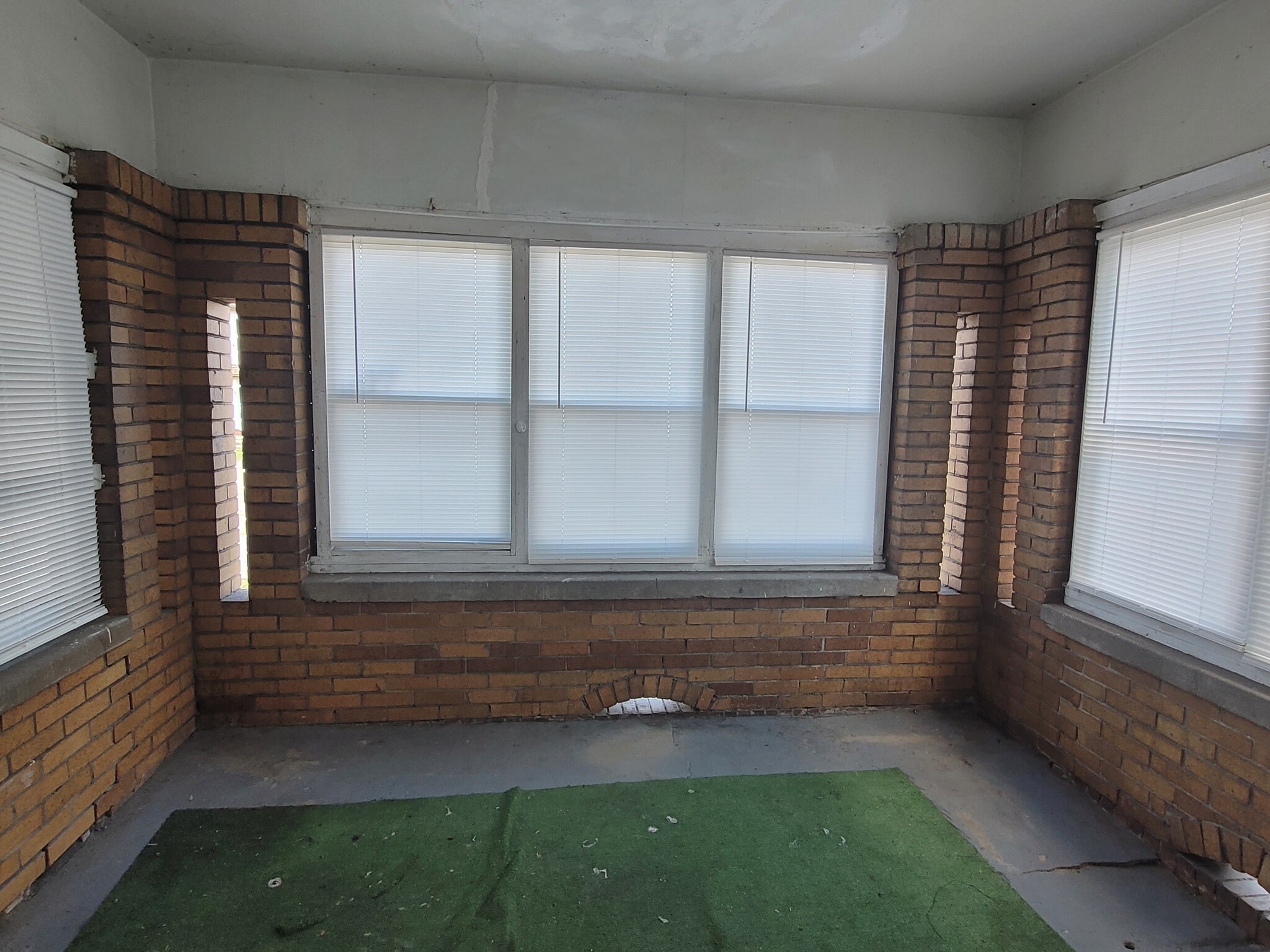 Building Photo - 307 Ridgeway Ave