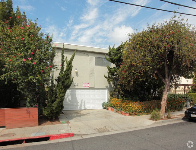 Primary Photo - 511 Raymond Ave
