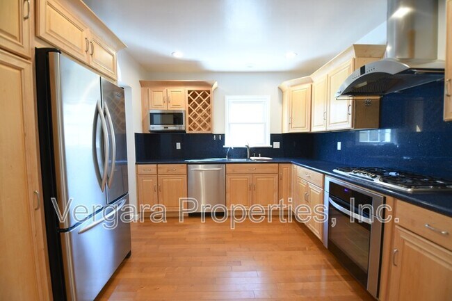 Building Photo - 6531 W 85th St