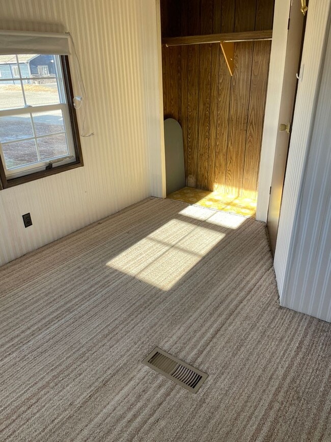 Building Photo - Comfortable 2+ Bedroom Mobile Home with Extra Storage and Enclosed Entries