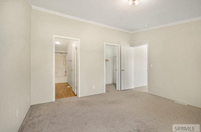 Building Photo - Stunning St. Anthoney Home: Recently Remod...