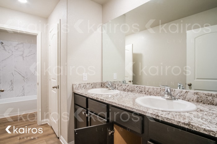 Building Photo - 117 Mount Vernon Way