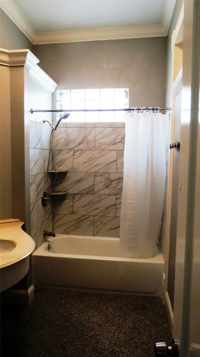 Building Photo - 2809 Avenue H