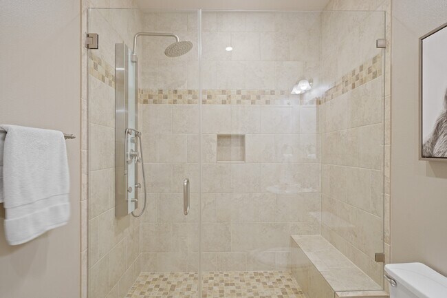 Building Photo - 1413 W 26th St