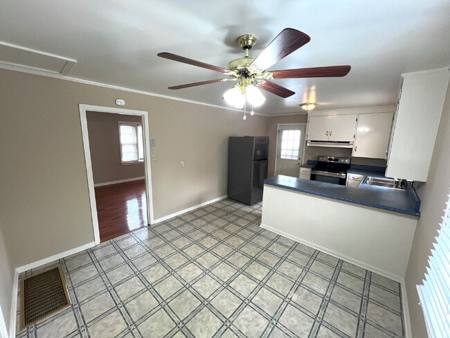 Building Photo - 680 Arms Dr