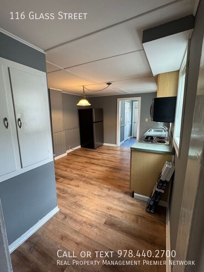 Building Photo - 112-116 Glass St