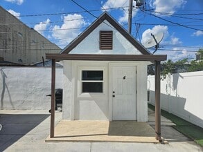 Building Photo - 425 Ardmore Rd