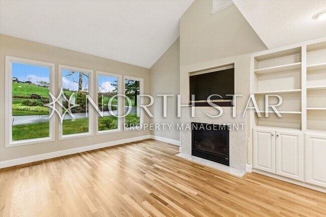 Building Photo - Escape to the Country, Spacious Contemporary in Wilsonville with Shop
