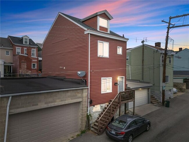 Building Photo - 431 Cedarville St